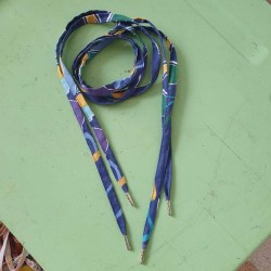 Lacets bleus